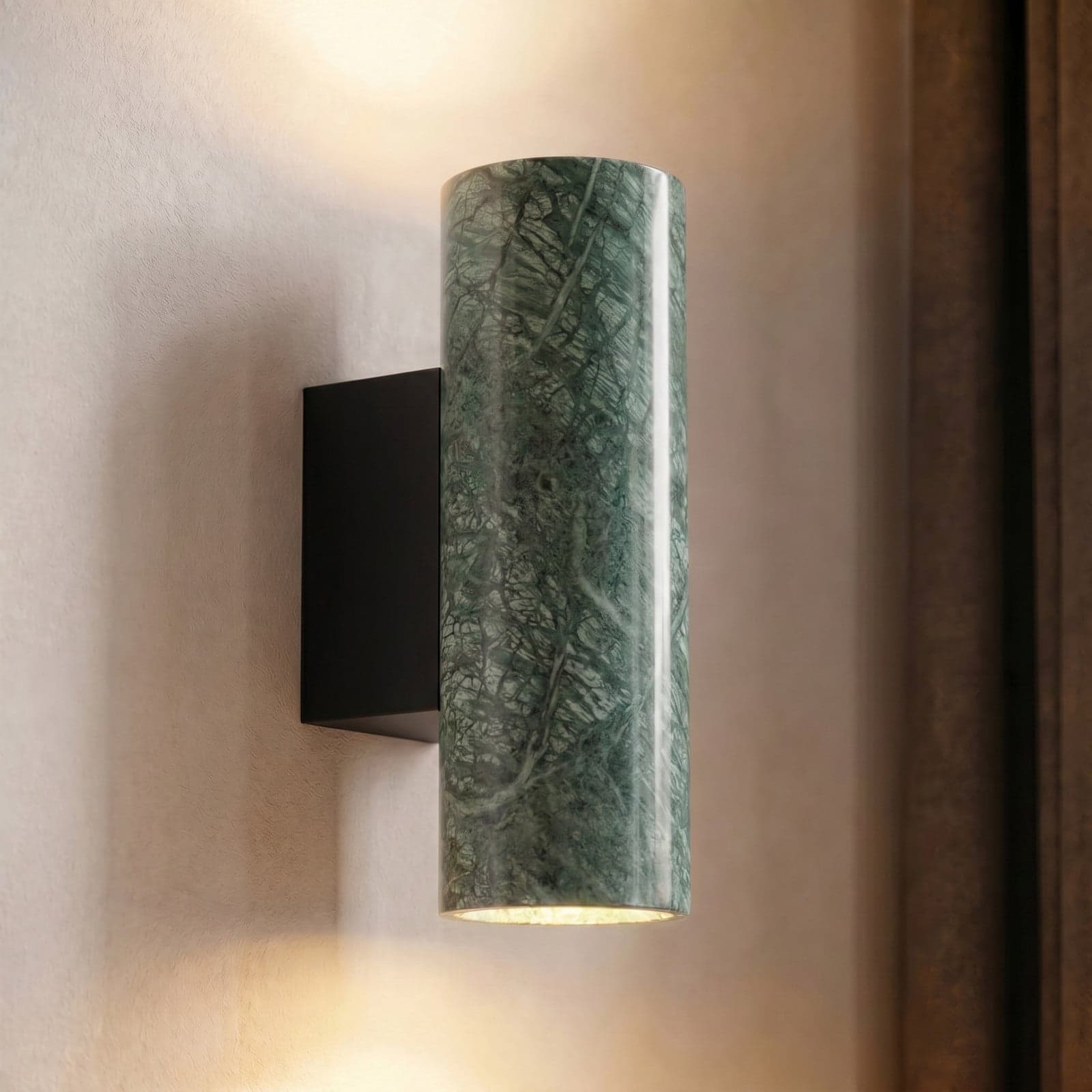 Tavira vegglampe, grønn marmorert, opp/ned, GU10 – Lucande - Stue - Moderne - Med flere lyskilder