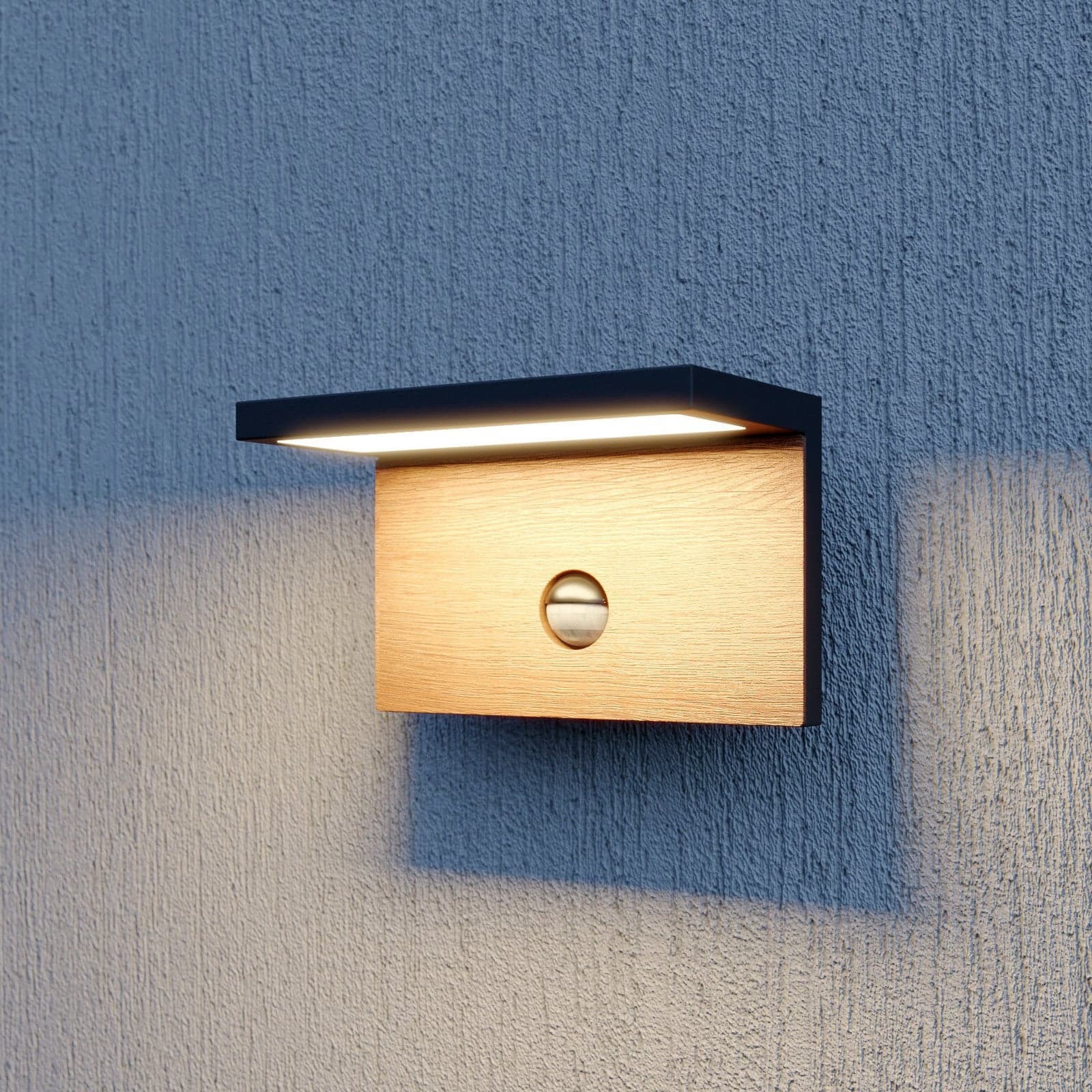 Lignus Utendørs Vegglampe w/Sensor Dark Grey/Wood - Lucande - Moderne - Metall - Med en lyskilde