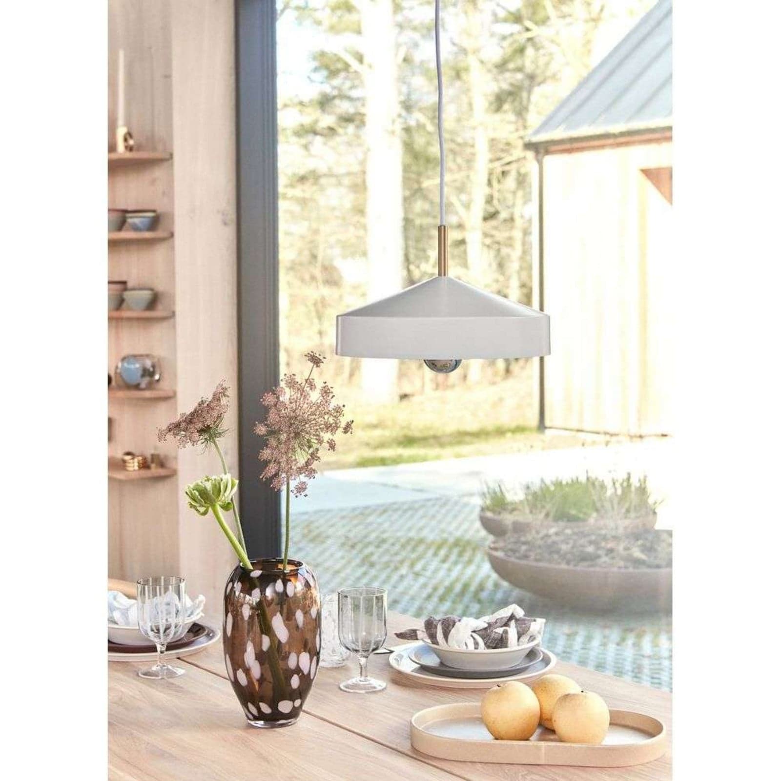 Hatto Pendel Small White - OYOY Living Design Hat Small - Spisestue - Skandinavisk - Metall - Med en lyskilde