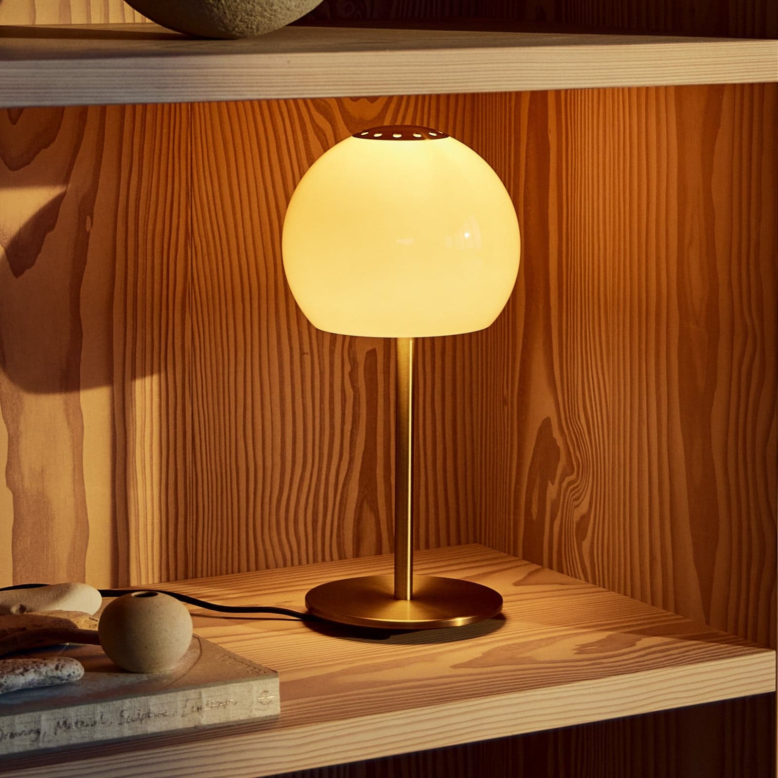 Bordlampe Ball Glass, ravfarget, glass, 37 cm, E27 - FRANDSEN - Stue - Design - Med en lyskilde