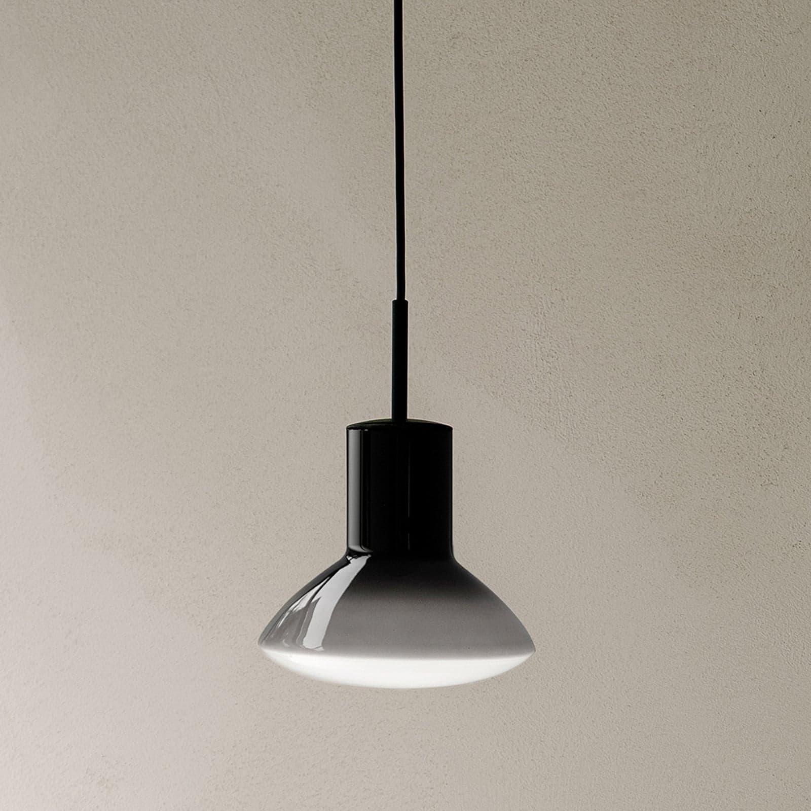 Onda pendellampe, grå, Ø 17 cm, glass, GU10 - GRUPA - Stue - Design - Aluminium - Med en lyskilde