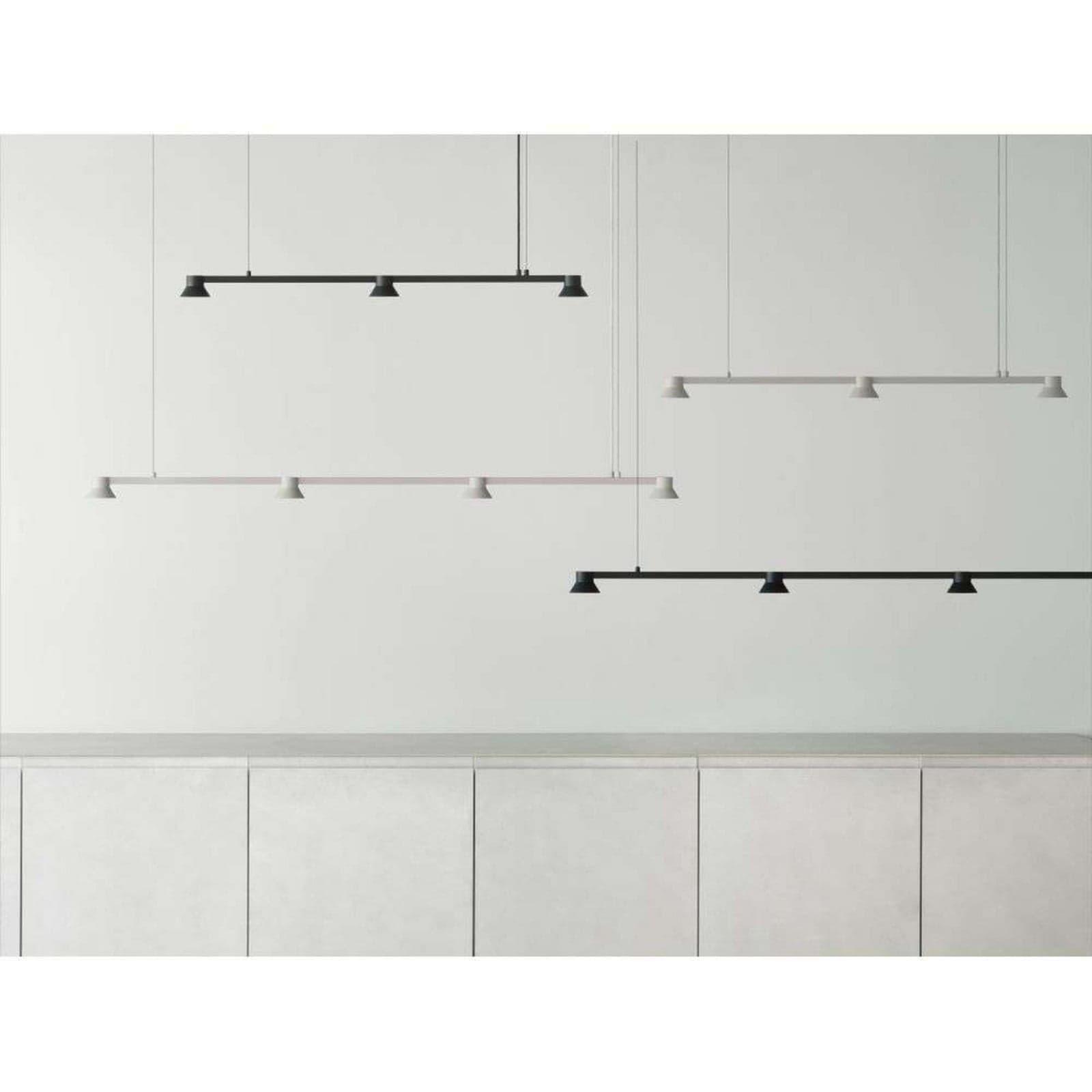 Hat Linear LED-hengelampe, 167 cm, grå - Normann Copenhagen - Spisestue - Aluminium