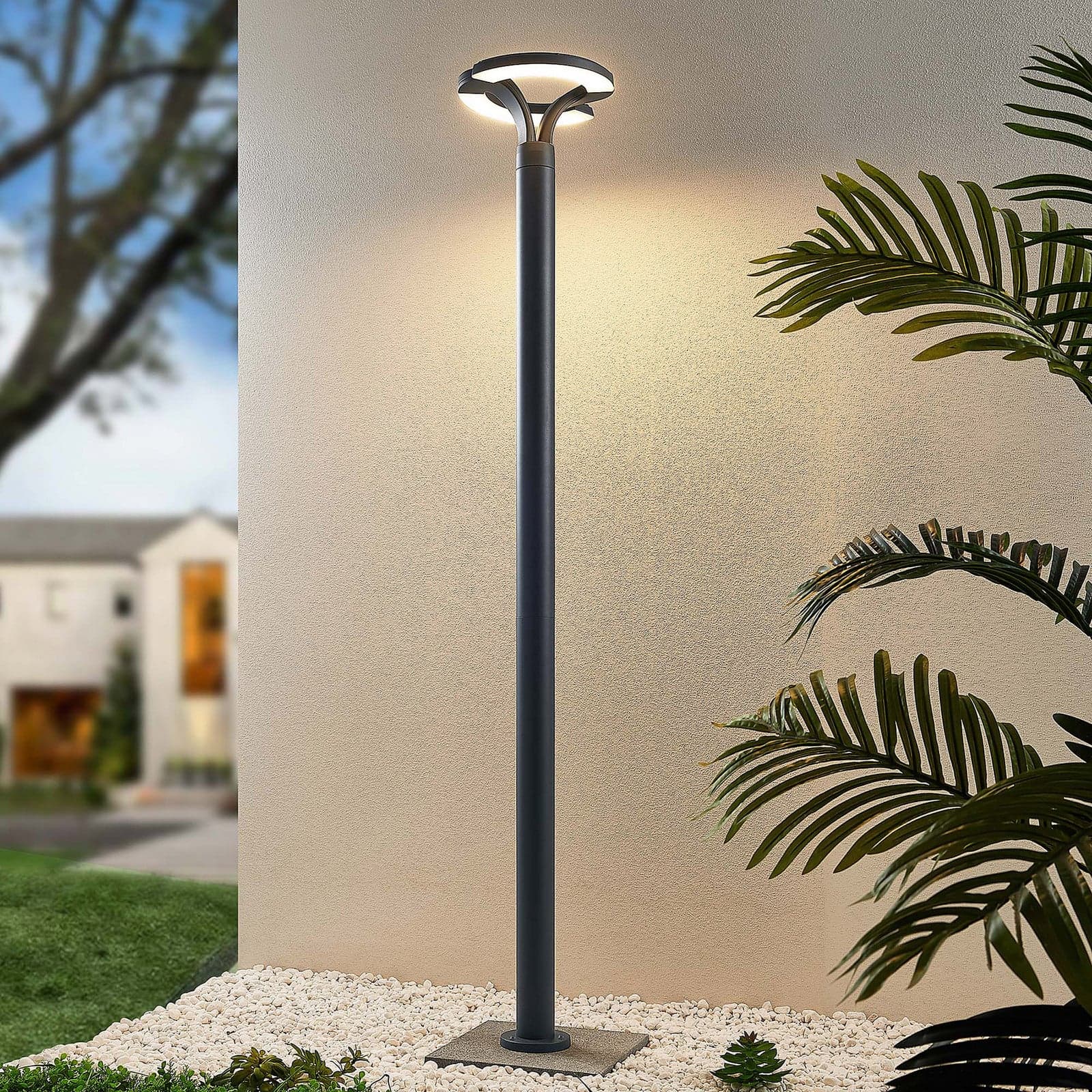 Keily Hage Lampe Circle Dark Grey - Lindby - Terrasse - Moderne - Metall - Med en lyskilde