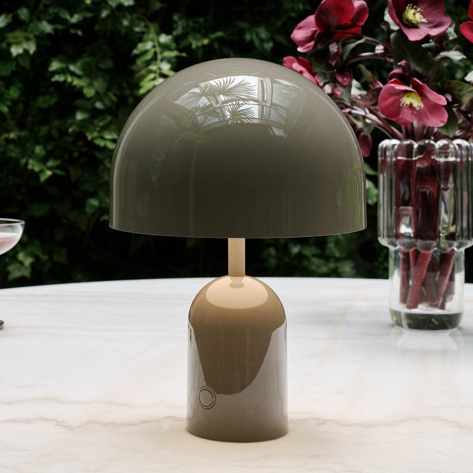 Bell Portable bordlampe H28 IP44 Taupe - Tom Dixon - Stue - Design - Plast - Med en lyskilde