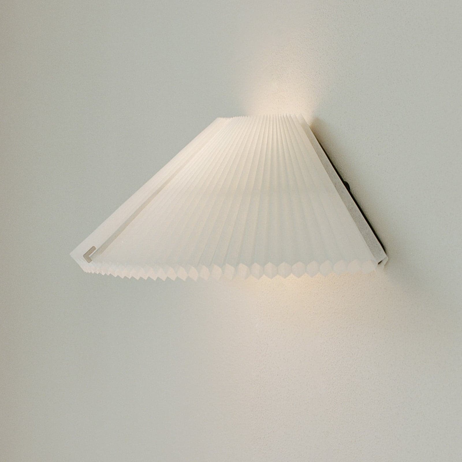 Nebra Vegglampe White - New Works - Stue - Design - Stoff / Tekstil - Med en lyskilde