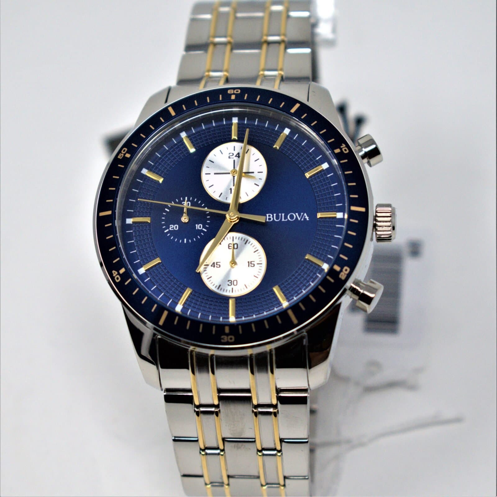 BULOVA CLASSIC SPORT STAINLESS STEEL LUXURY WATCH 98A243